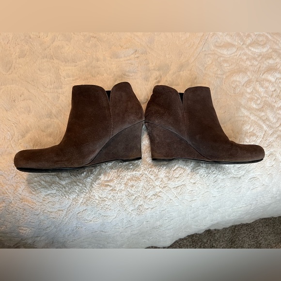 Born suede wedge booties Size 7.5 EUC - Picture 3 of 6